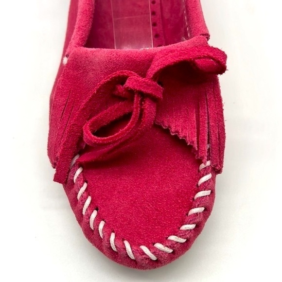 Minnetonka - Suede Pink Fuchsia Front Tie & White Front Stitching Moccasins 7.5 - Picture 4 of 16